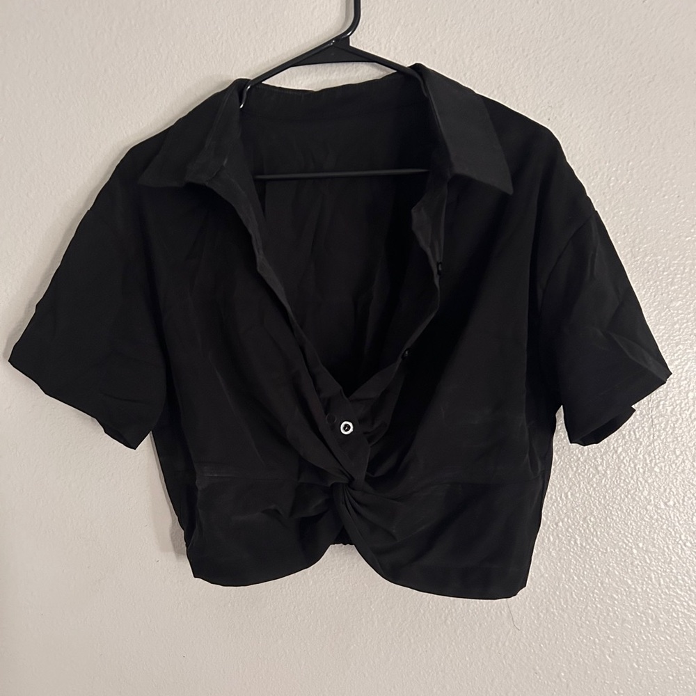 Black Twisted Front Short Sleeve Shirt - Women - Picture 4 of 5